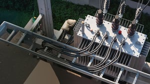 HV_transformer_AdobeStock_331323765_mit_copyright_visitr_1100x620px_gespiegelt_260224