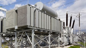 Transformer_AdobeStock_74502198_mit_copyright-emel82_1100x620px_251107 (1)