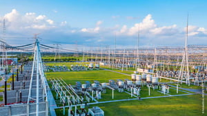 electricity_high_voltage_substation_AdobeStock_453782358_mit_copyright_ABCDstock_1100x620px_231212
